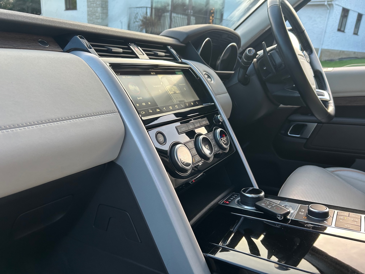 Used Land Rover Discovery 2017 for sale - 77015182: Photo 34