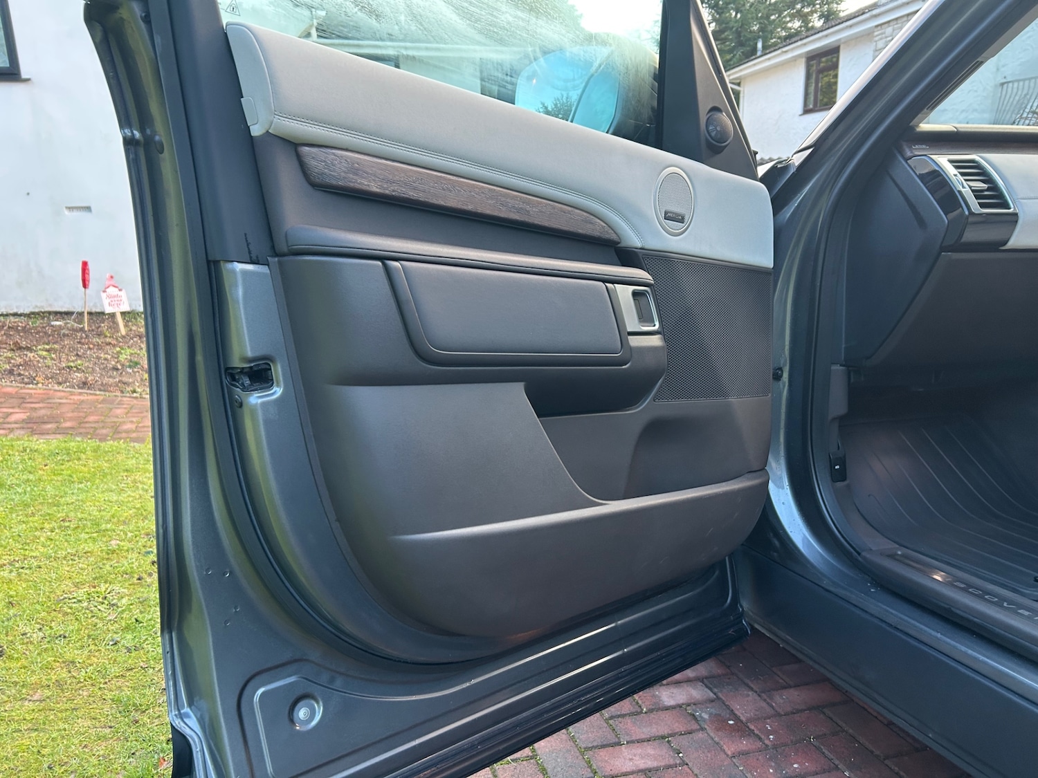 Used Land Rover Discovery 2017 for sale - 77015182: Photo 35