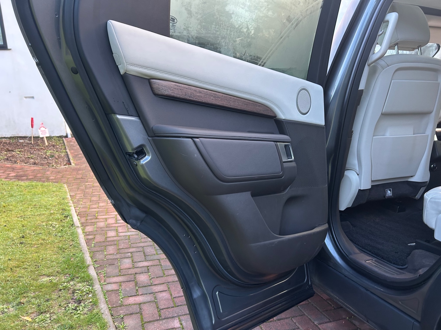 Used Land Rover Discovery 2017 for sale - 77015182: Photo 39