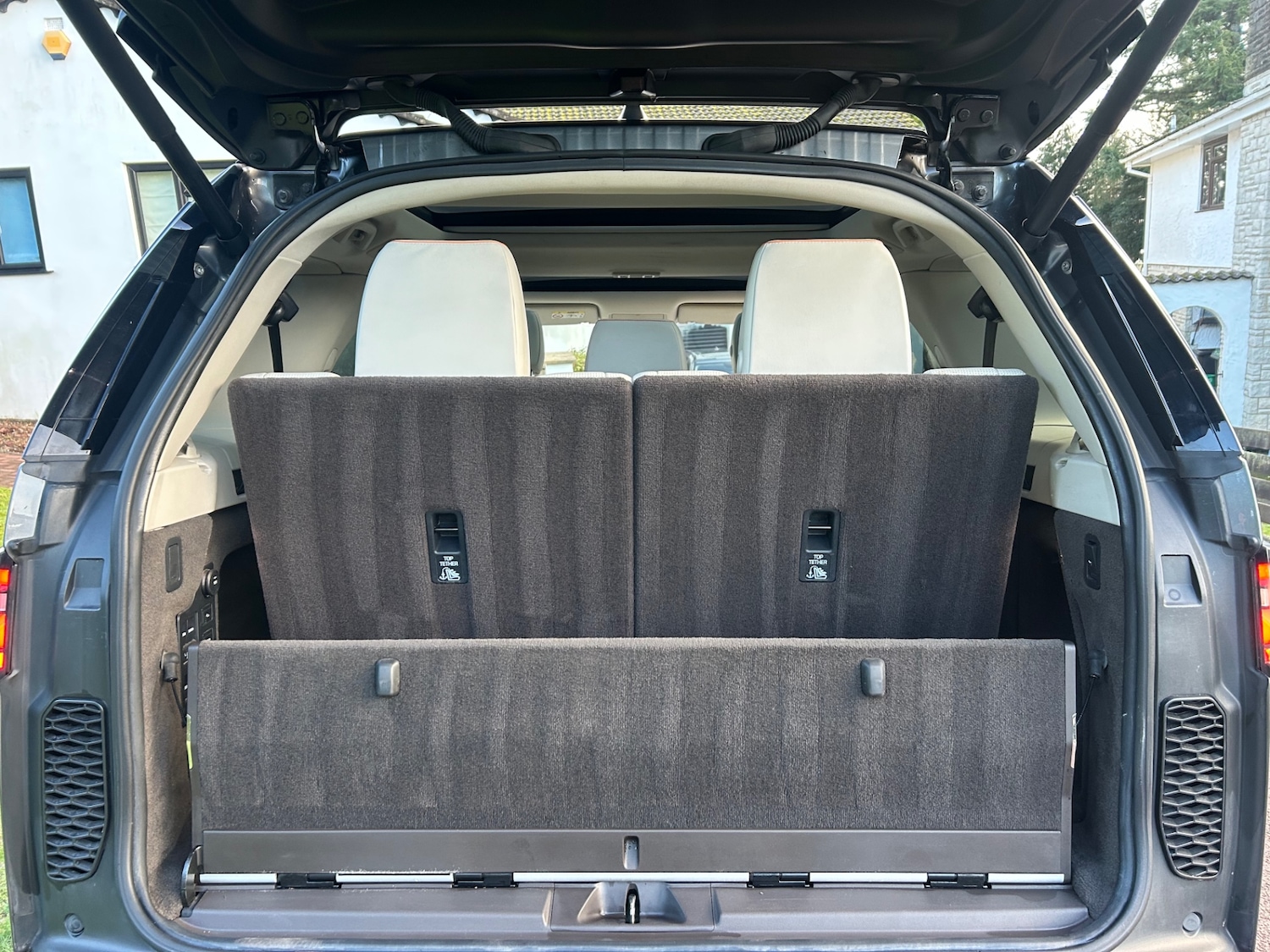 Used Land Rover Discovery 2017 for sale - 77015182: Photo 40