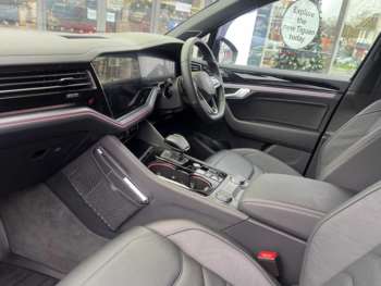 Used Volkswagen Touareg 2024 for sale - 73116709: Photo