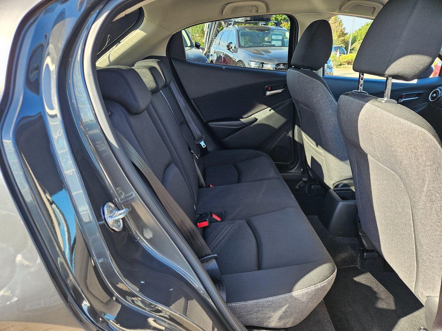 Used Mazda Mazda2 2024 for sale - 76109643: Photo 17