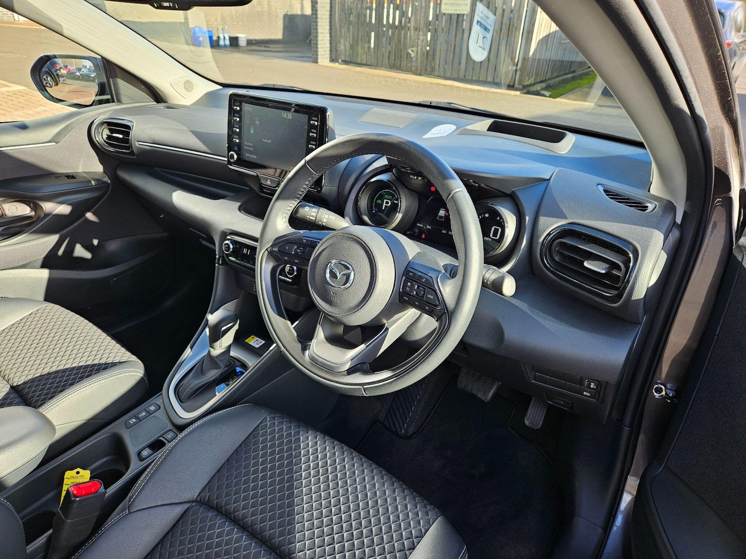 Used Mazda Mazda2 HYBRID 2023 for sale - 77696551: Photo 11