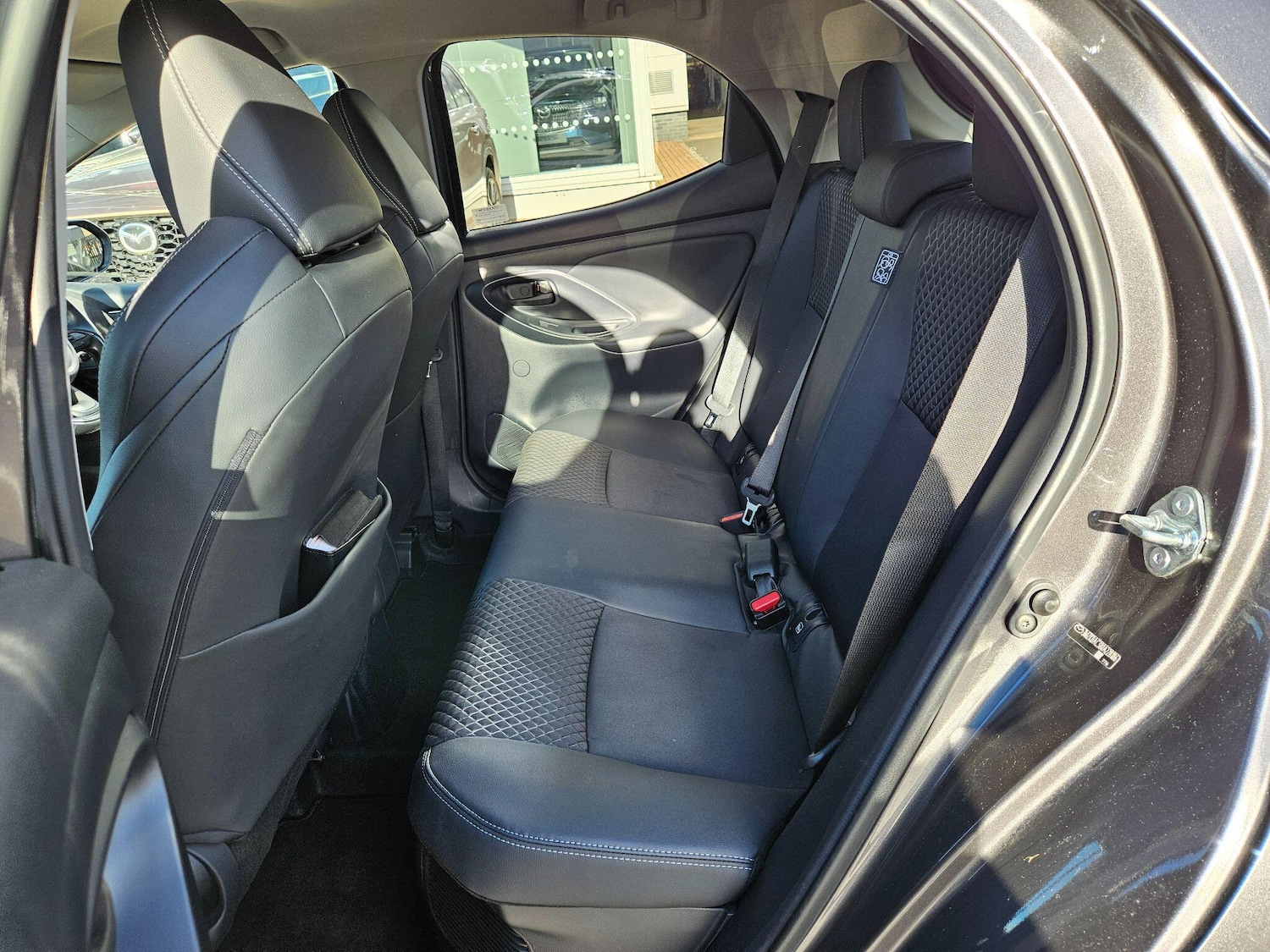 Used Mazda Mazda2 HYBRID 2023 for sale - 77696551: Photo 18