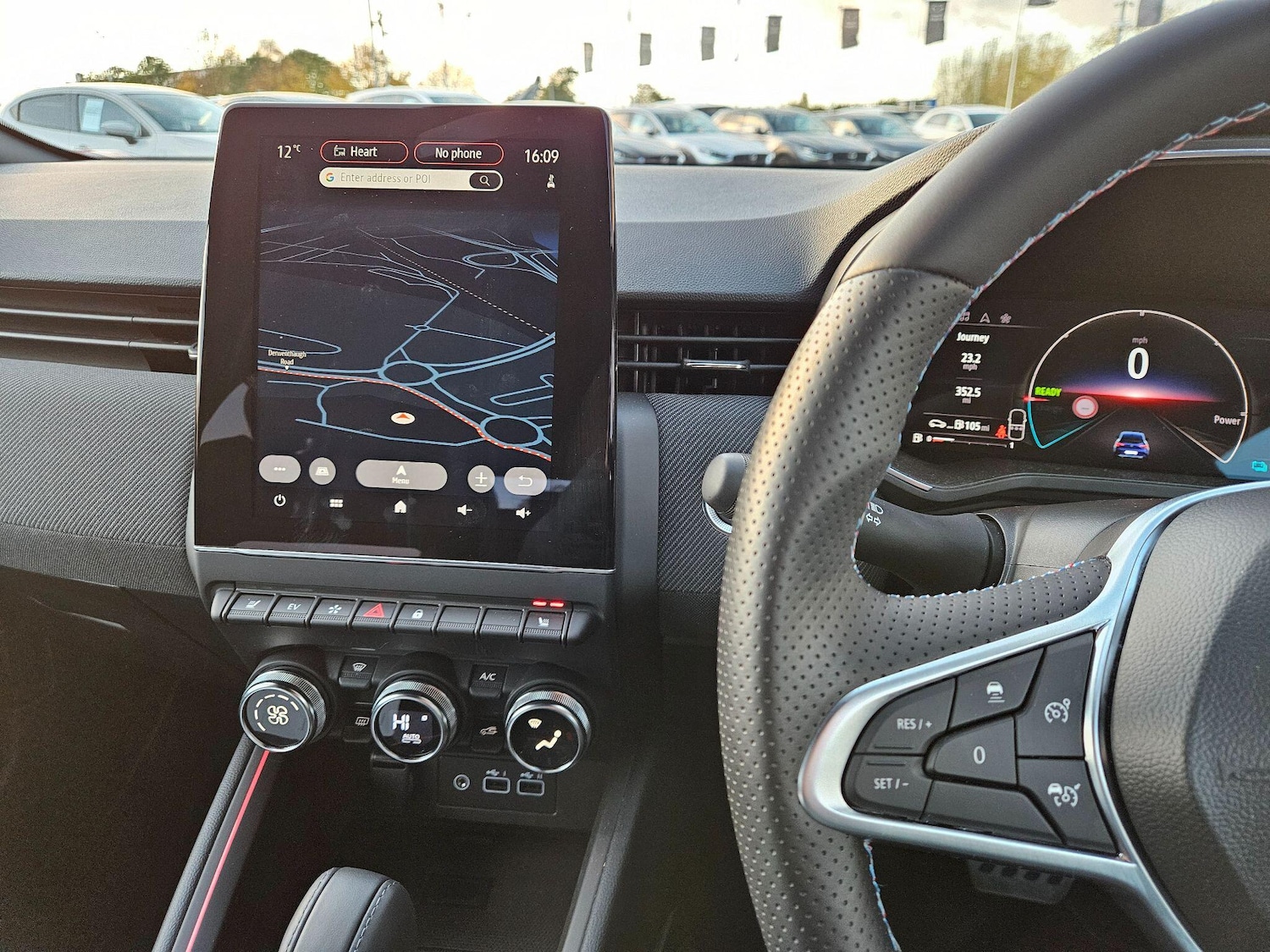 Used Renault Clio 2023 for sale - 76408799: Photo 15