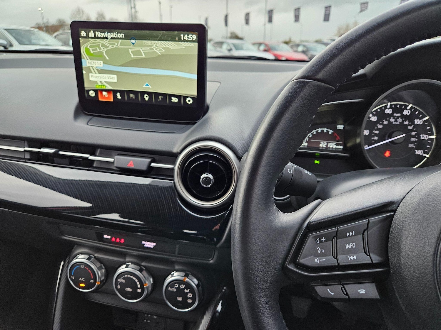 Used Mazda Mazda2 2022 for sale - 76607902: Photo 16