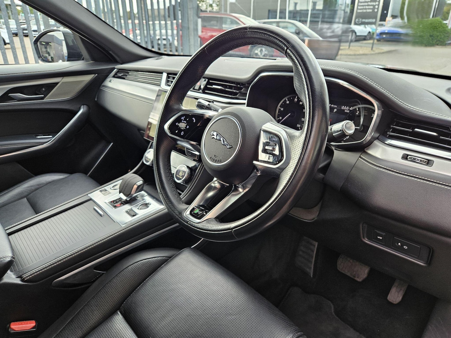 Used Jaguar F-Pace 2021 for sale - 76850433: Photo 11