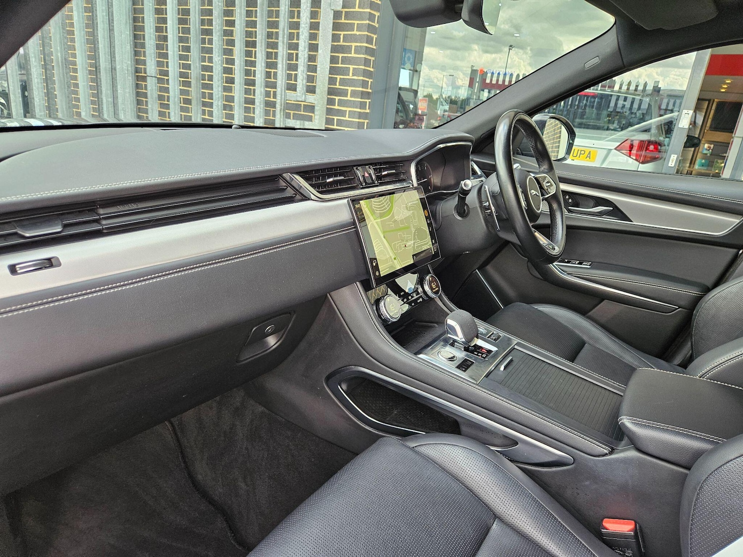 Used Jaguar F-Pace 2021 for sale - 76850433: Photo 13