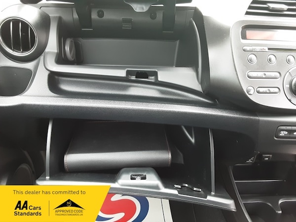 Used Honda Jazz 2012 for sale - 76256912: Photo 17