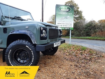 Land Rover - Defender