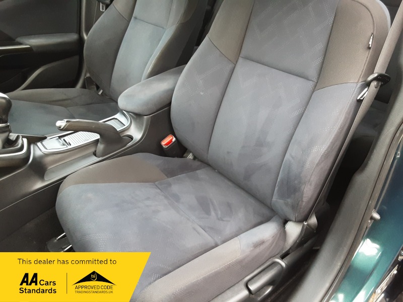 Used Honda Civic 2012 for sale - 76605322: Photo 16