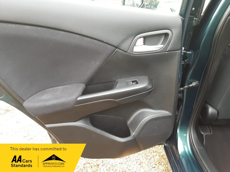 Used Honda Civic 2012 for sale - 76605322: Photo 24