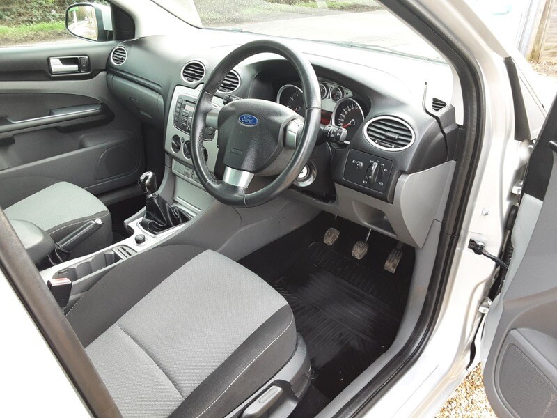 Used Ford Focus 2010 for sale - 77584175: Photo 11