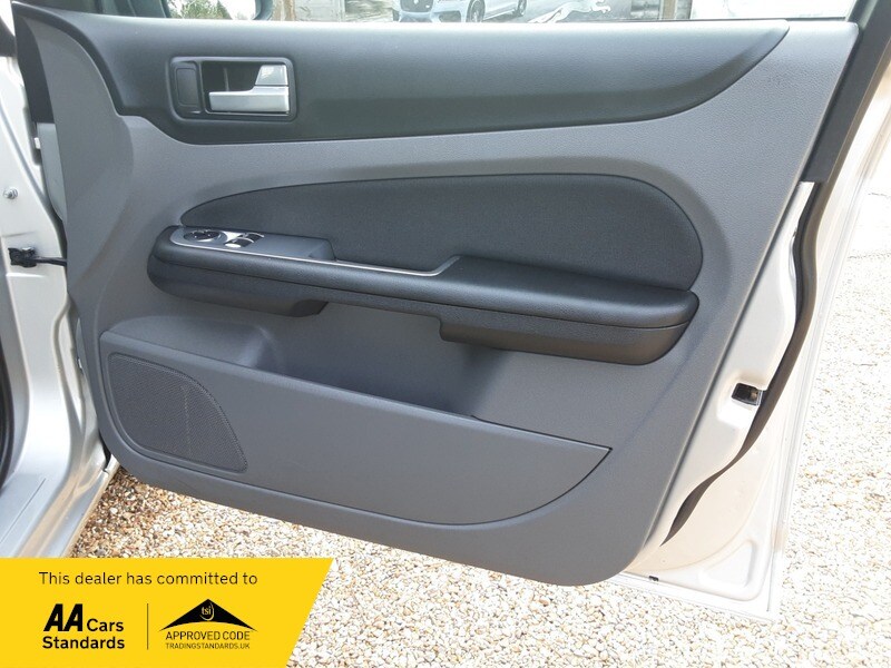 Used Ford Focus 2010 for sale - 77584175: Photo 28