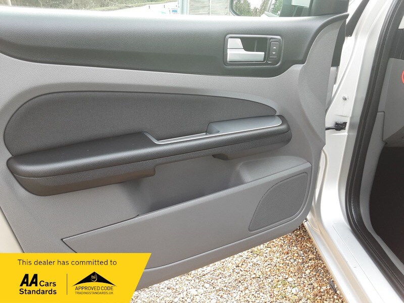 Used Ford Focus 2010 for sale - 77584175: Photo 30