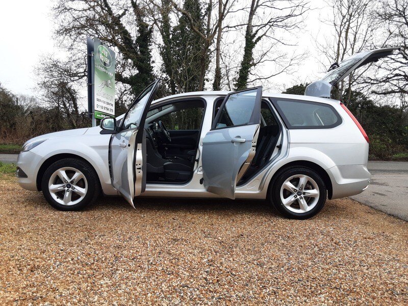 Used Ford Focus 2010 for sale - 77584175: Photo 8