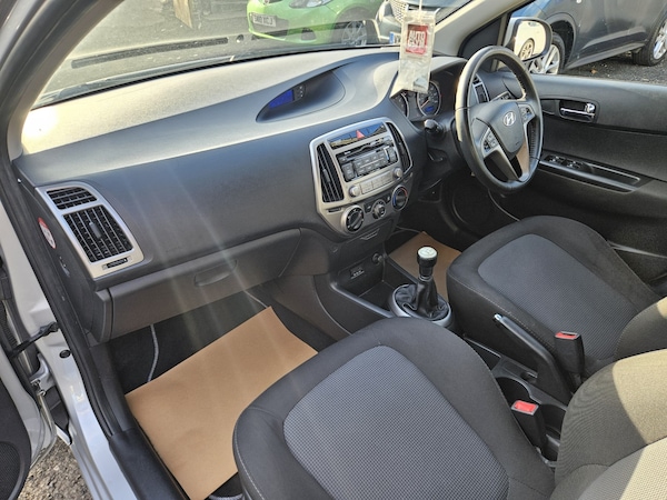 Used Hyundai i20 2014 for sale - 76299059: Photo 15