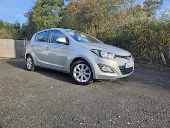 Used Hyundai i20 2014 for sale - 76299059: Photo 2