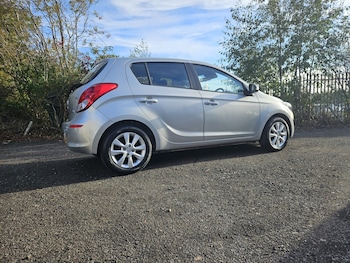 Used Hyundai i20 2014 for sale - 76299059: Photo 4