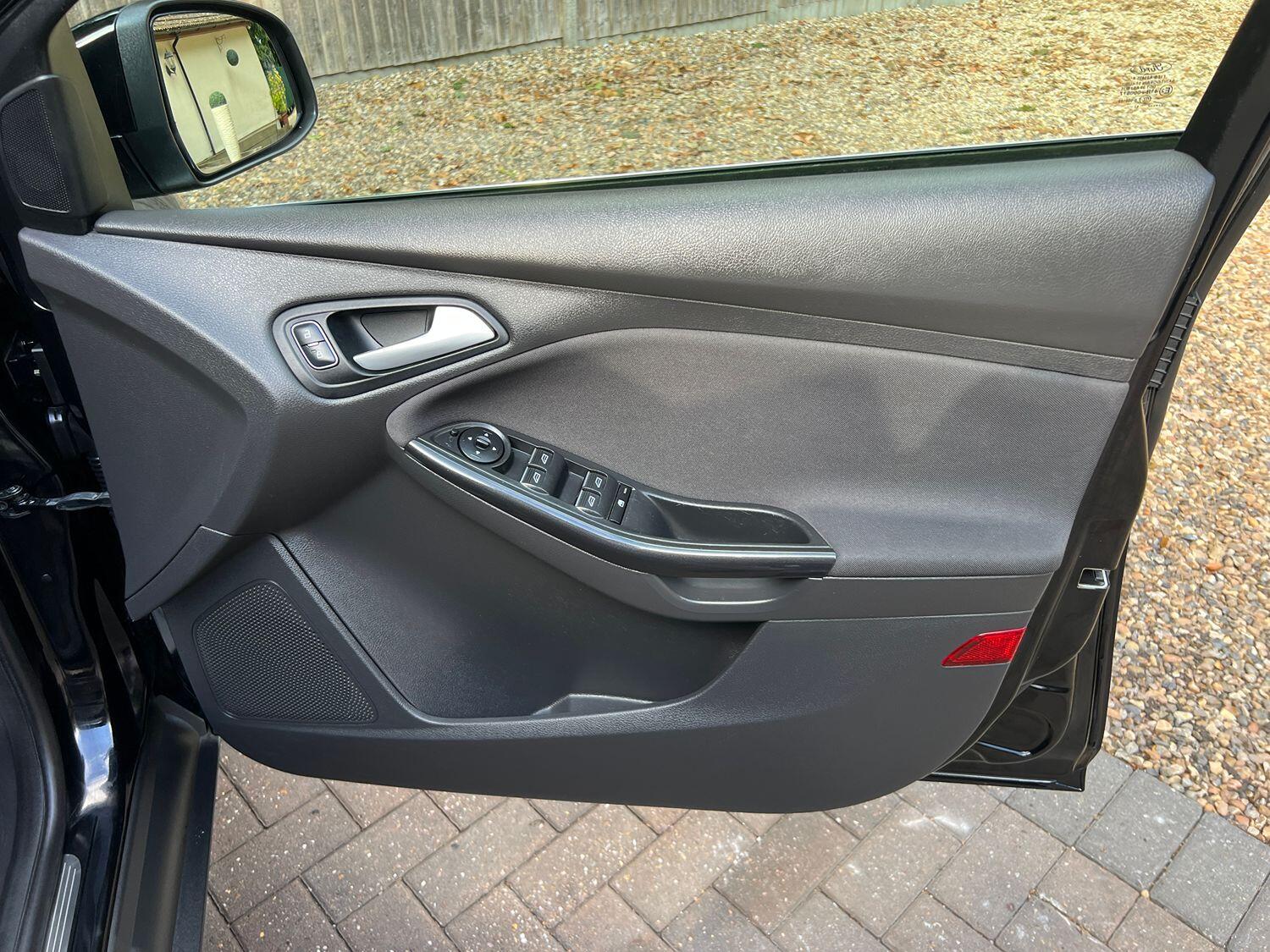 Used Ford Focus 2017 for sale - 76107446: Photo 10