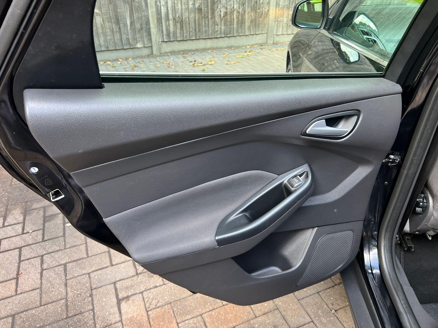 Used Ford Focus 2017 for sale - 76107446: Photo 18