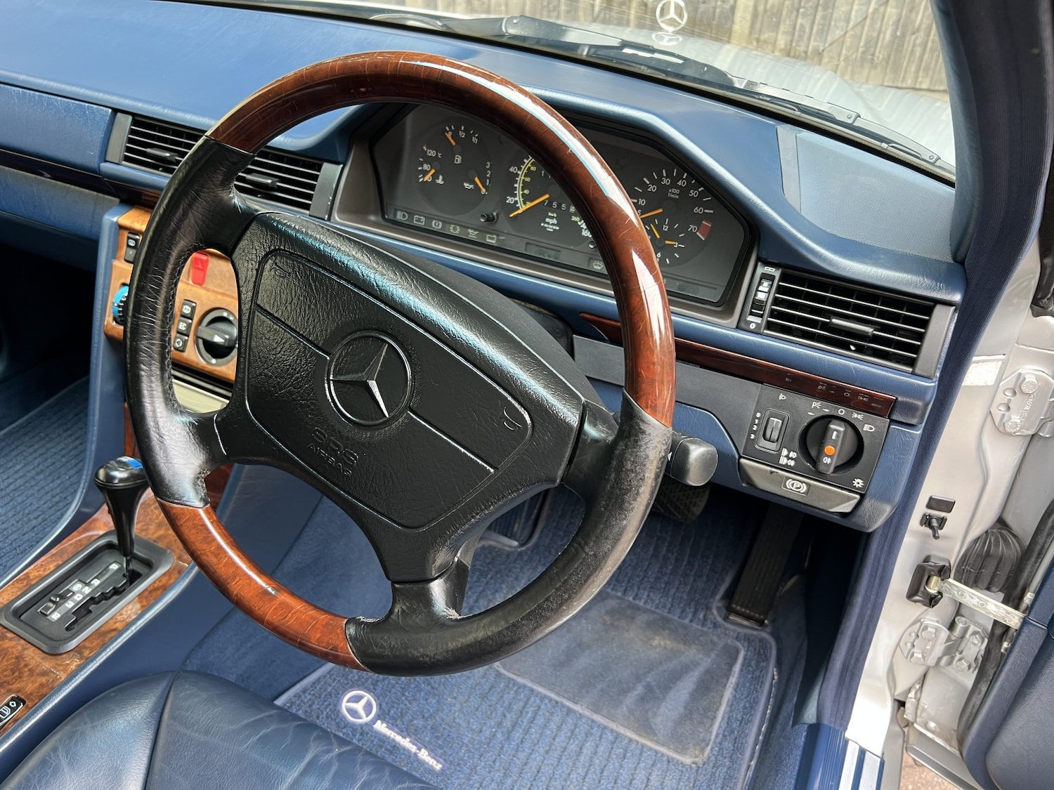 Used Mercedes-Benz E Class 1994 for sale - 76128928: Photo 17