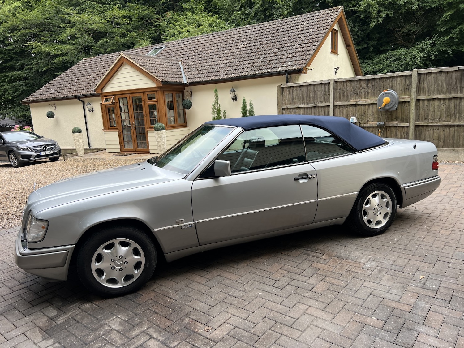 Used Mercedes-Benz E Class 1994 for sale - 76128928: Photo 4
