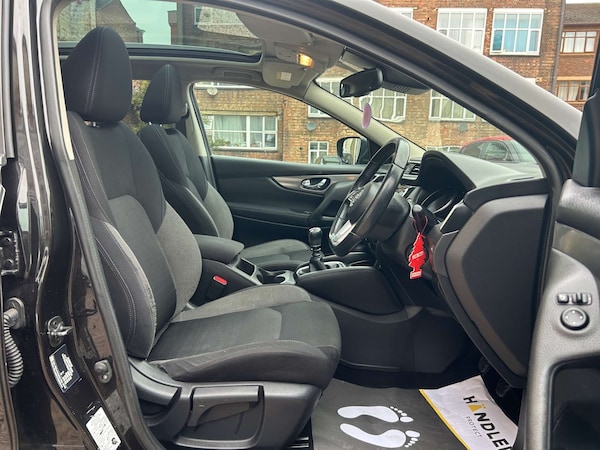 Used Nissan Qashqai 2018 for sale - 76243980: Photo 14