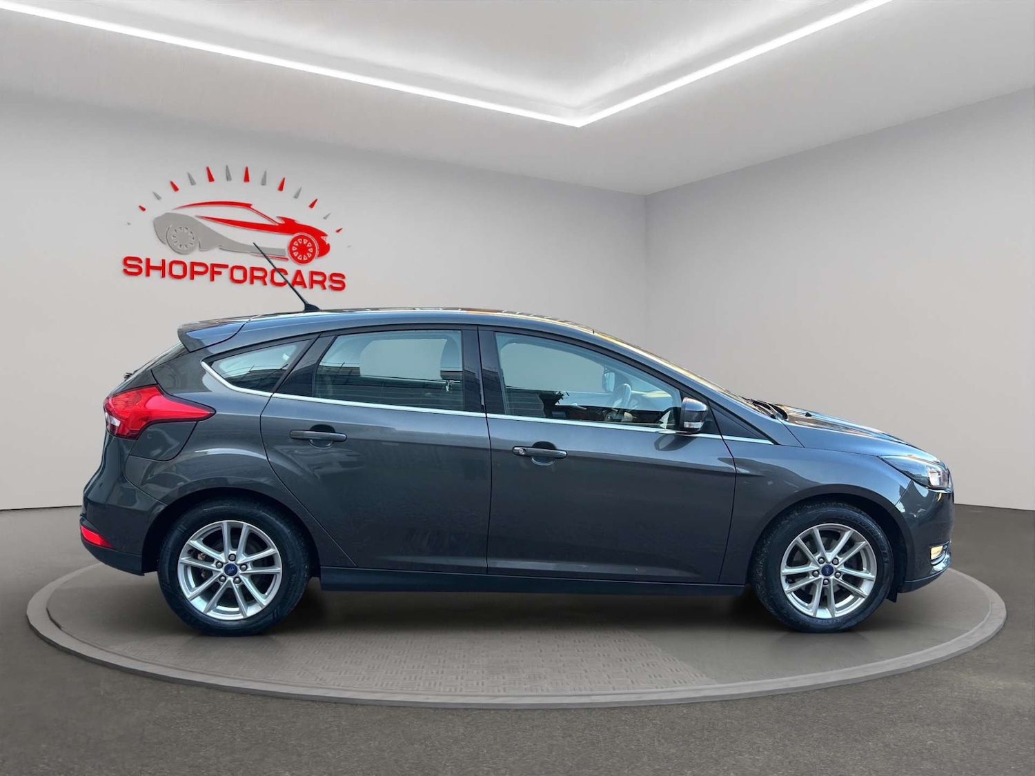 Used Ford Focus 2016 for sale - 77080239: Photo 4