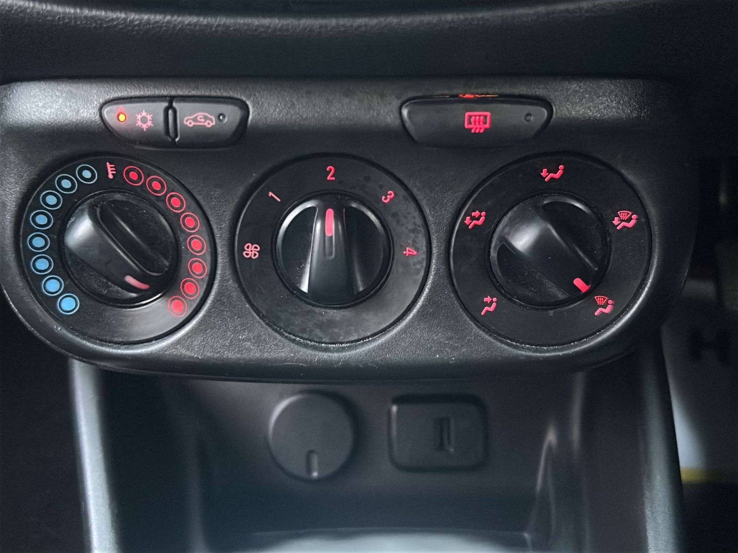 Used Vauxhall Corsa 2018 for sale - 76604251: Photo 18