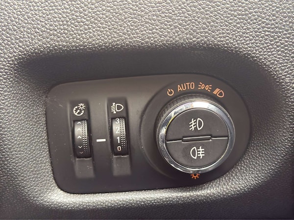 Used Vauxhall Corsa 2012 for sale - 76220611: Photo 36