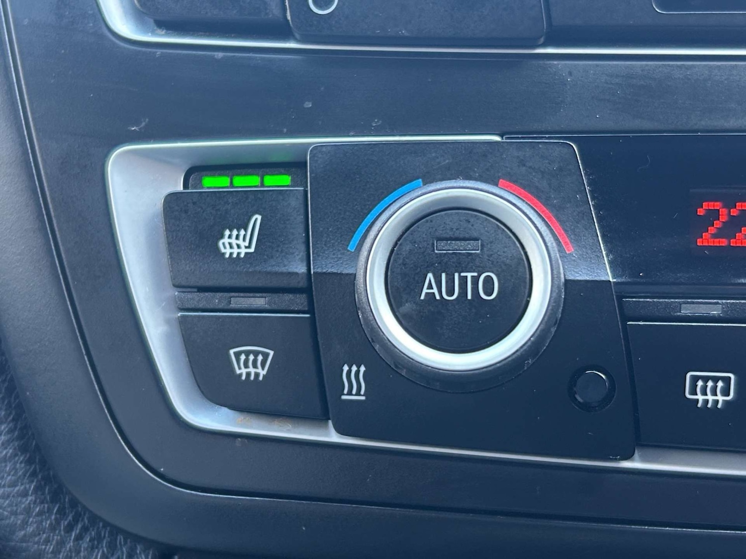 Used BMW 3 Series 2015 for sale - 77917752: Photo 31