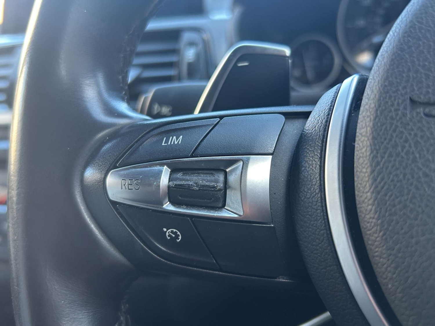 Used BMW 3 Series 2015 for sale - 77917752: Photo 35