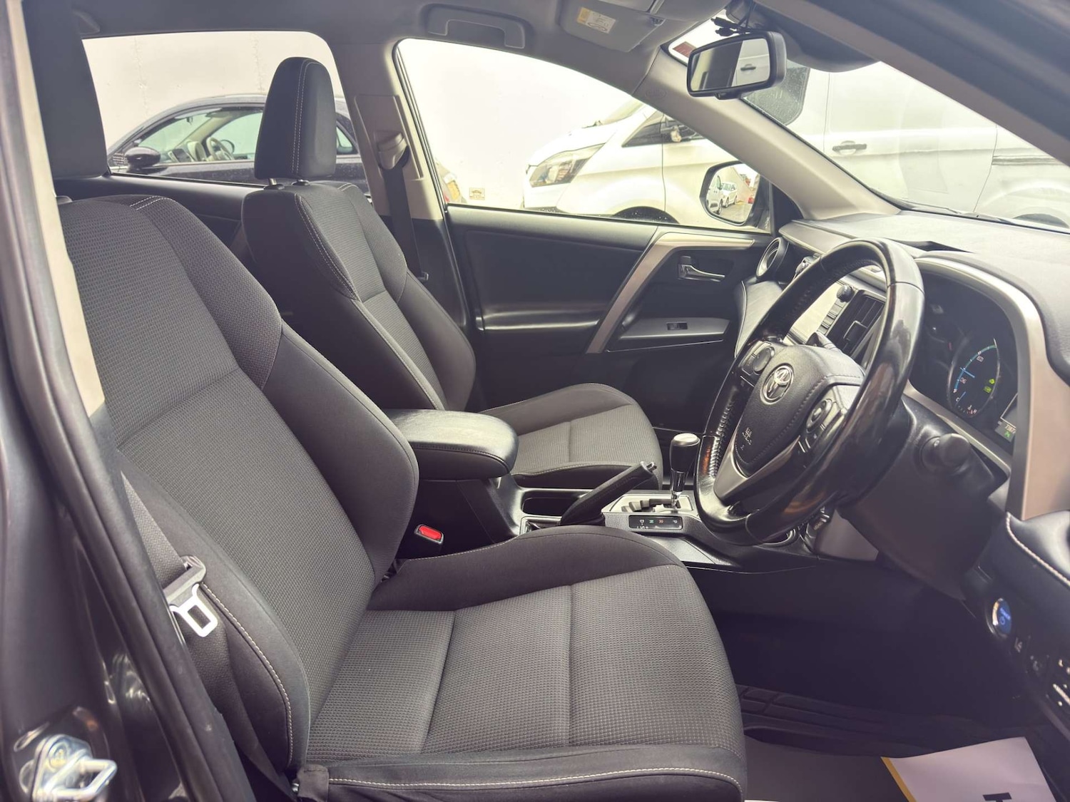 Used Toyota RAV4 2018 for sale - 76706764: Photo 12