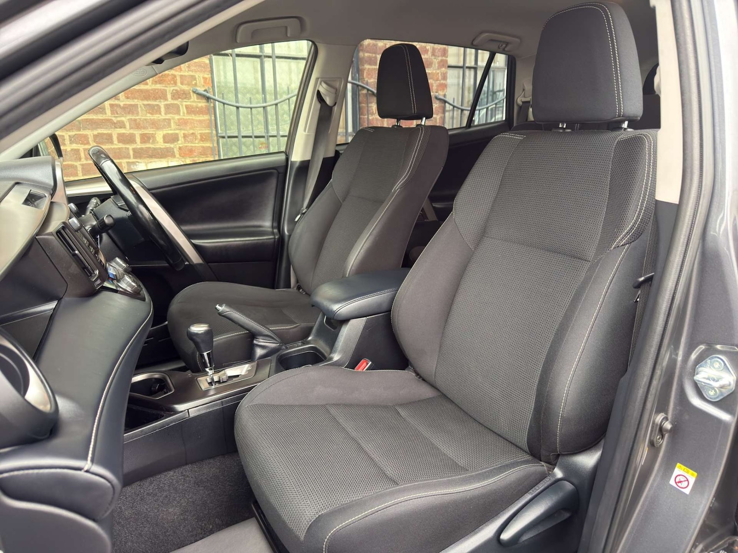 Used Toyota RAV4 2018 for sale - 76706764: Photo 18