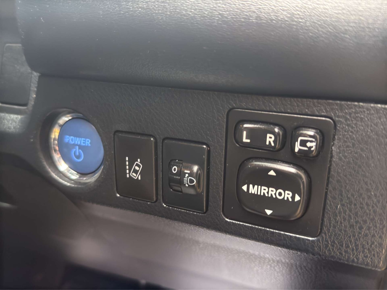 Used Toyota RAV4 2018 for sale - 76706764: Photo 35