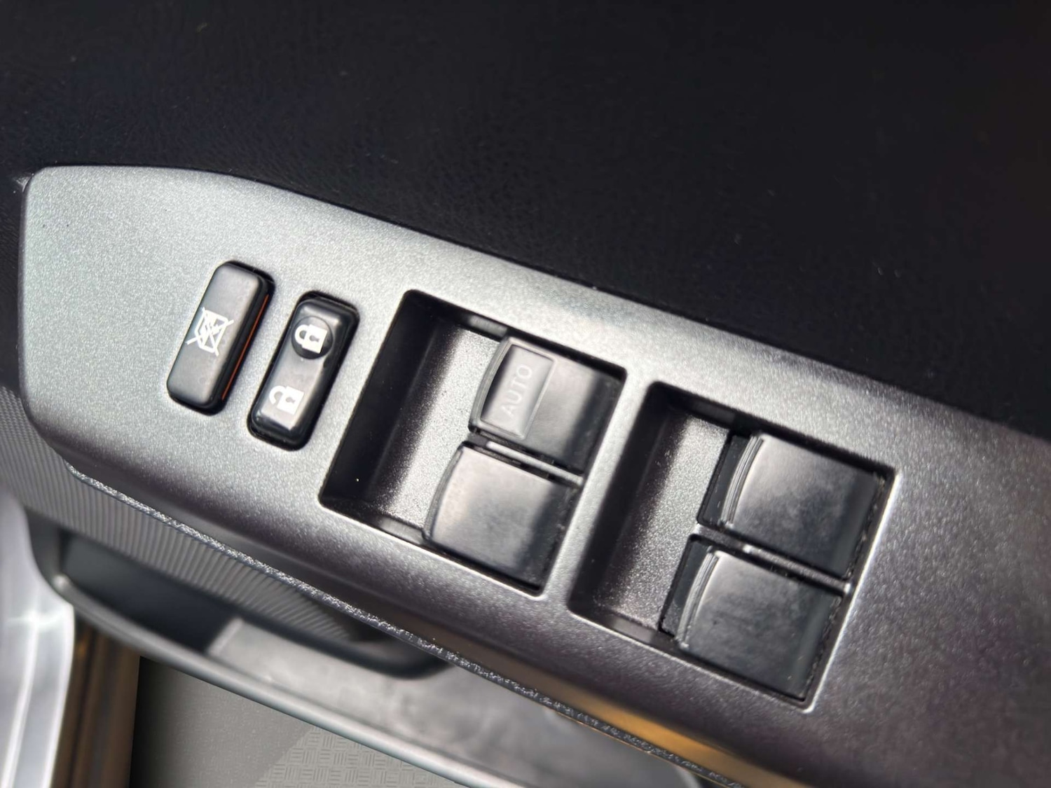 Used Toyota RAV4 2018 for sale - 76706764: Photo 42