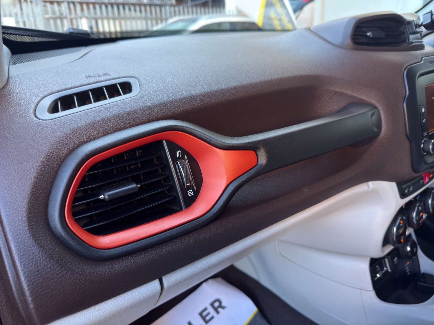 Used Jeep Renegade 2018 for sale - 76720438: Photo 39