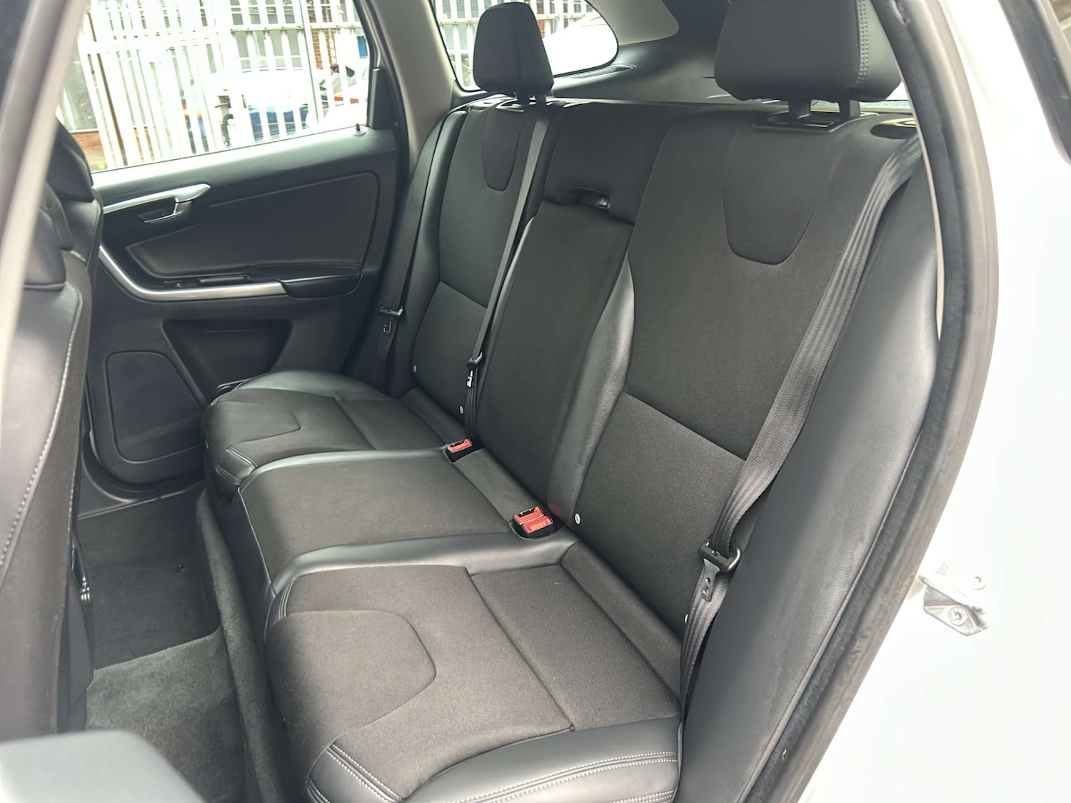 Used Volvo XC60 2015 for sale - 77946352: Photo 22