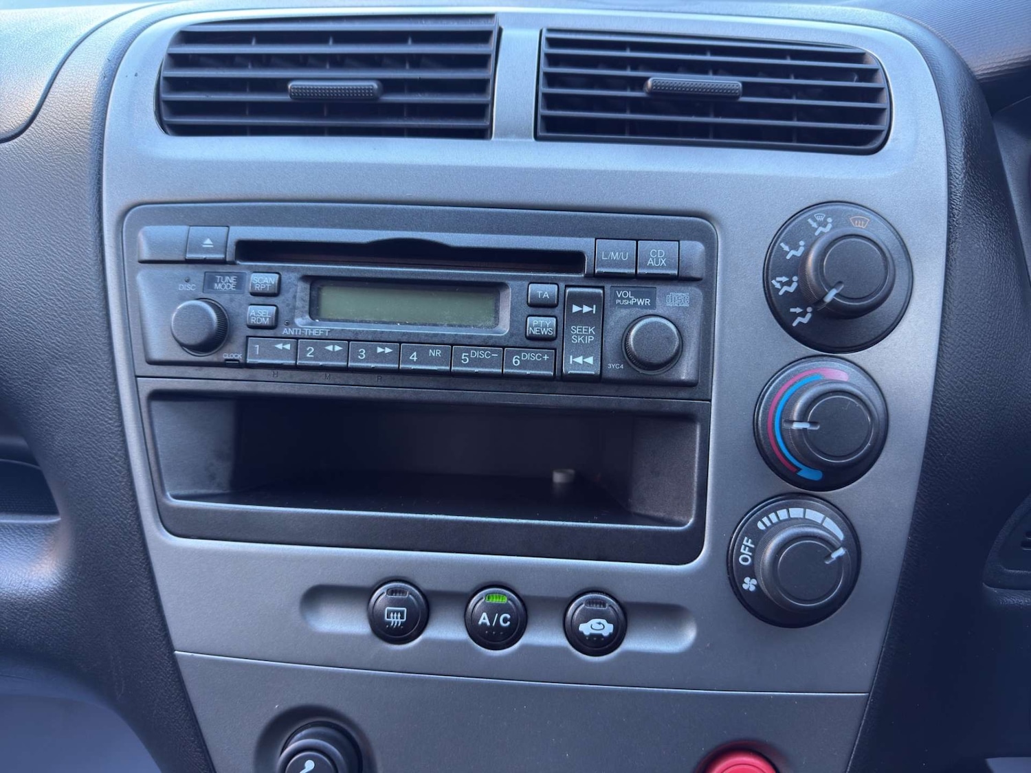 Used Honda Civic 2003 for sale - 77115844: Photo 25