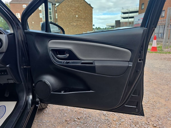 Used Toyota Yaris 2019 for sale - 75651786: Photo 29