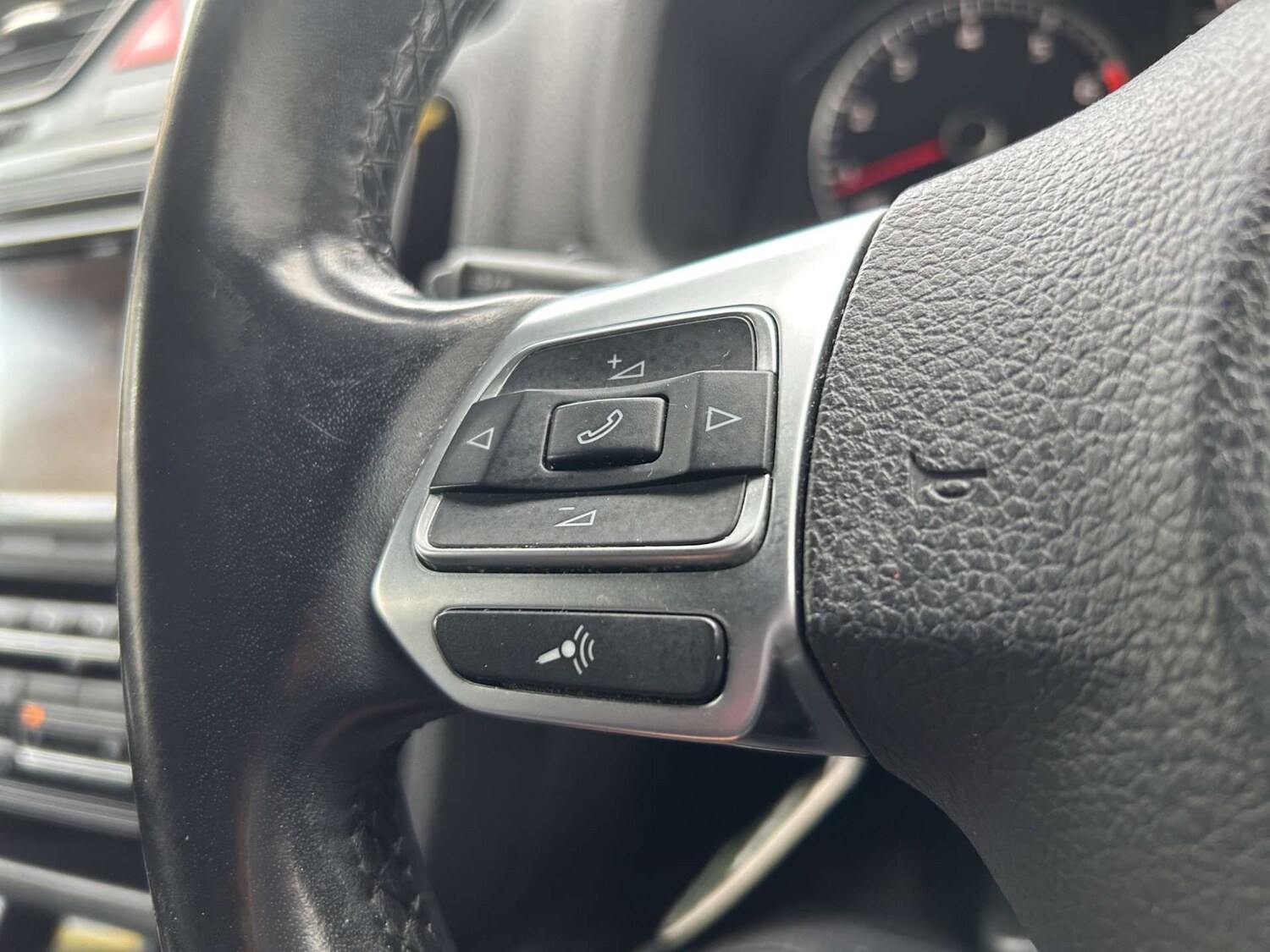 Used Volkswagen Scirocco 2011 for sale - 78124708: Photo 23