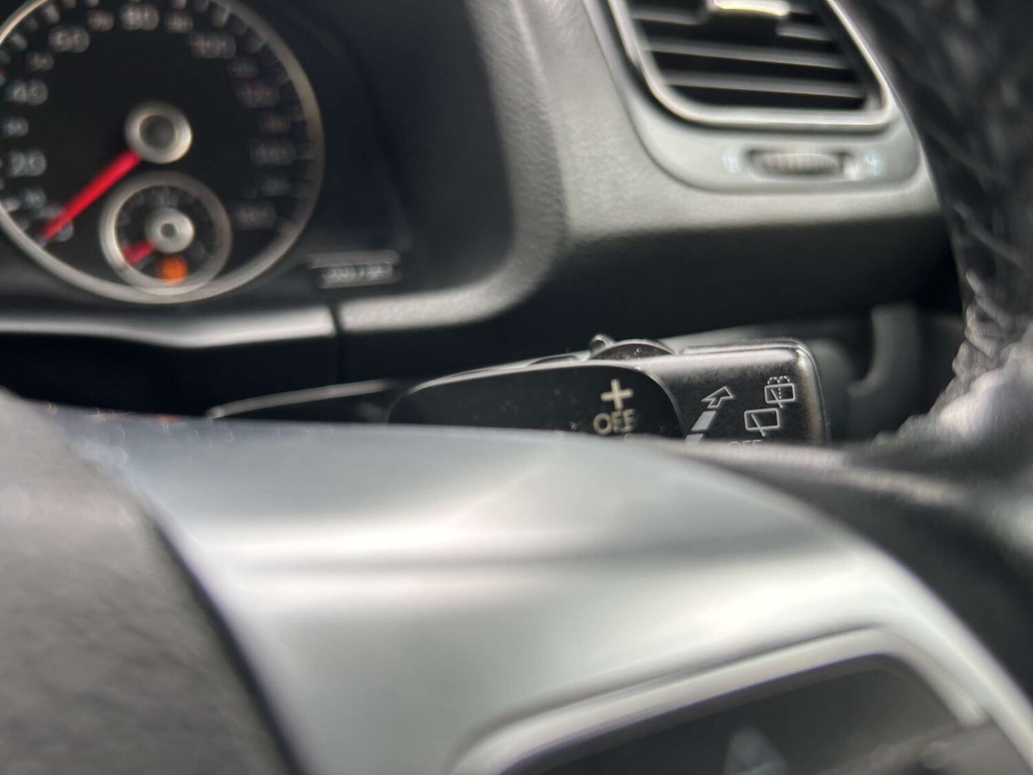 Used Volkswagen Scirocco 2011 for sale - 78124708: Photo 27