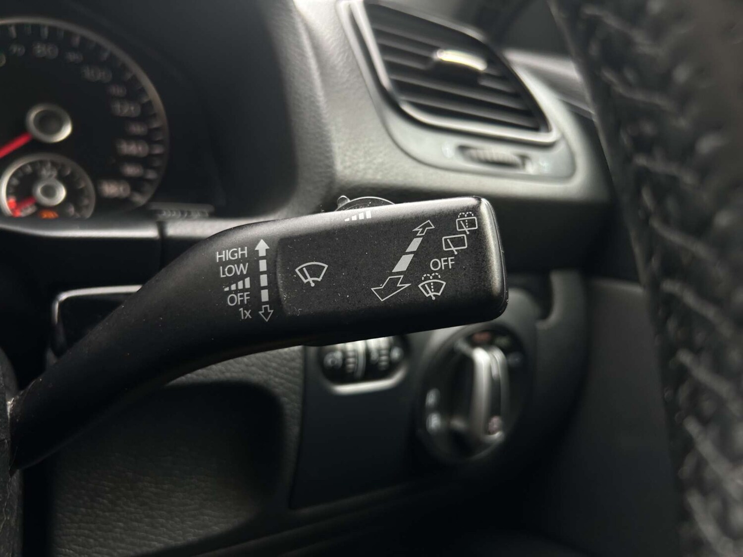 Used Volkswagen Scirocco 2011 for sale - 78124708: Photo 28