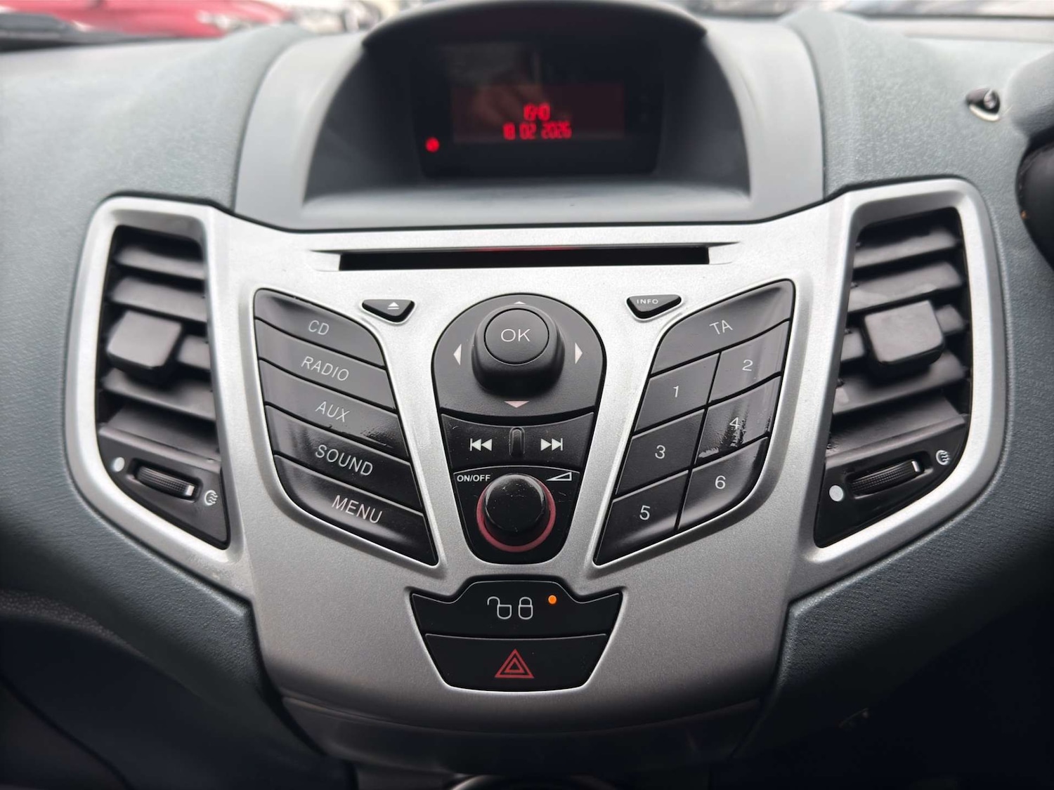 Used Ford Fiesta 2010 for sale - 77594849: Photo 24