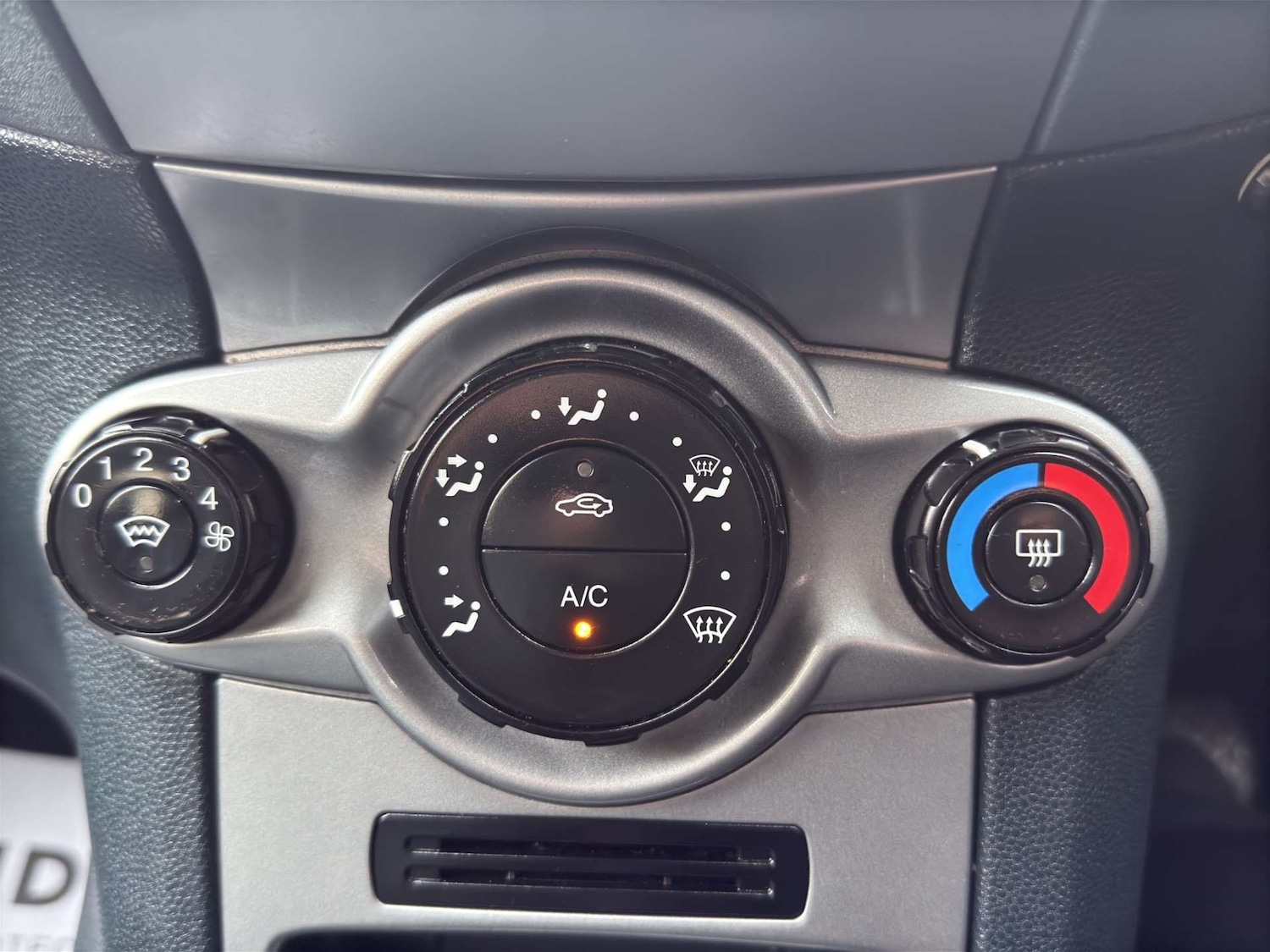 Used Ford Fiesta 2010 for sale - 77594849: Photo 26