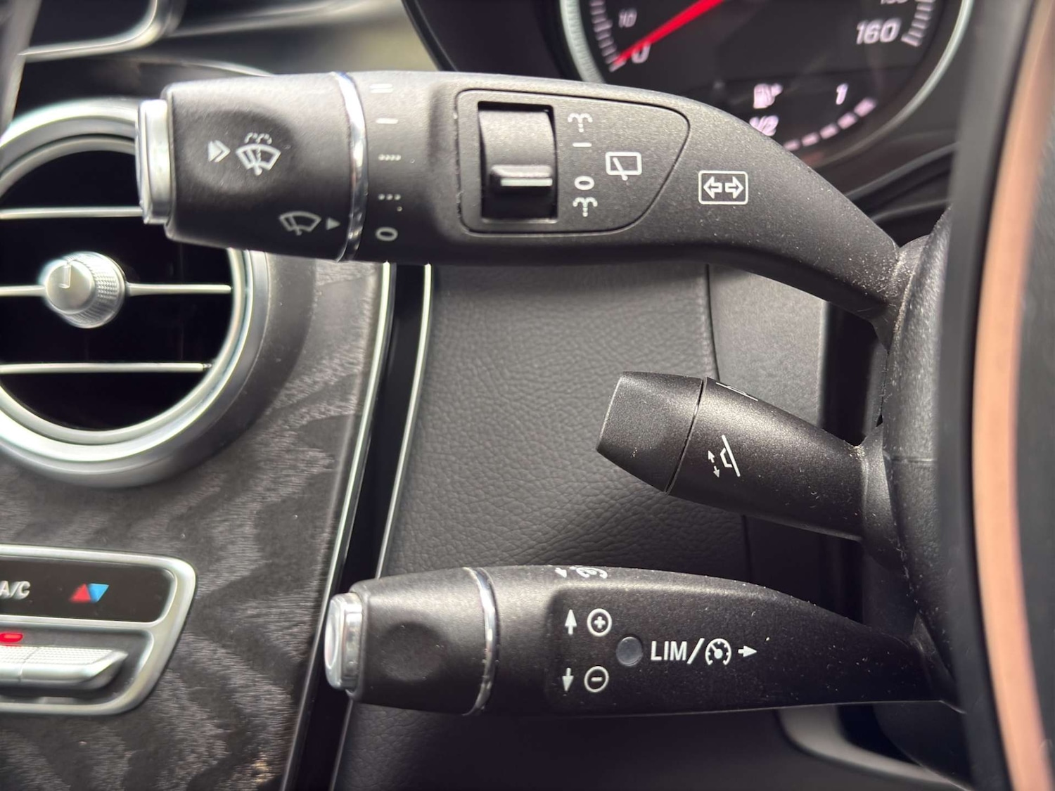 Used Mercedes-Benz GLC 2019 for sale - 77640563: Photo 37