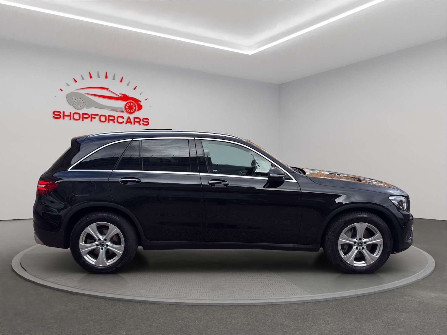 Used Mercedes-Benz GLC 2019 for sale - 77640563: Photo 4