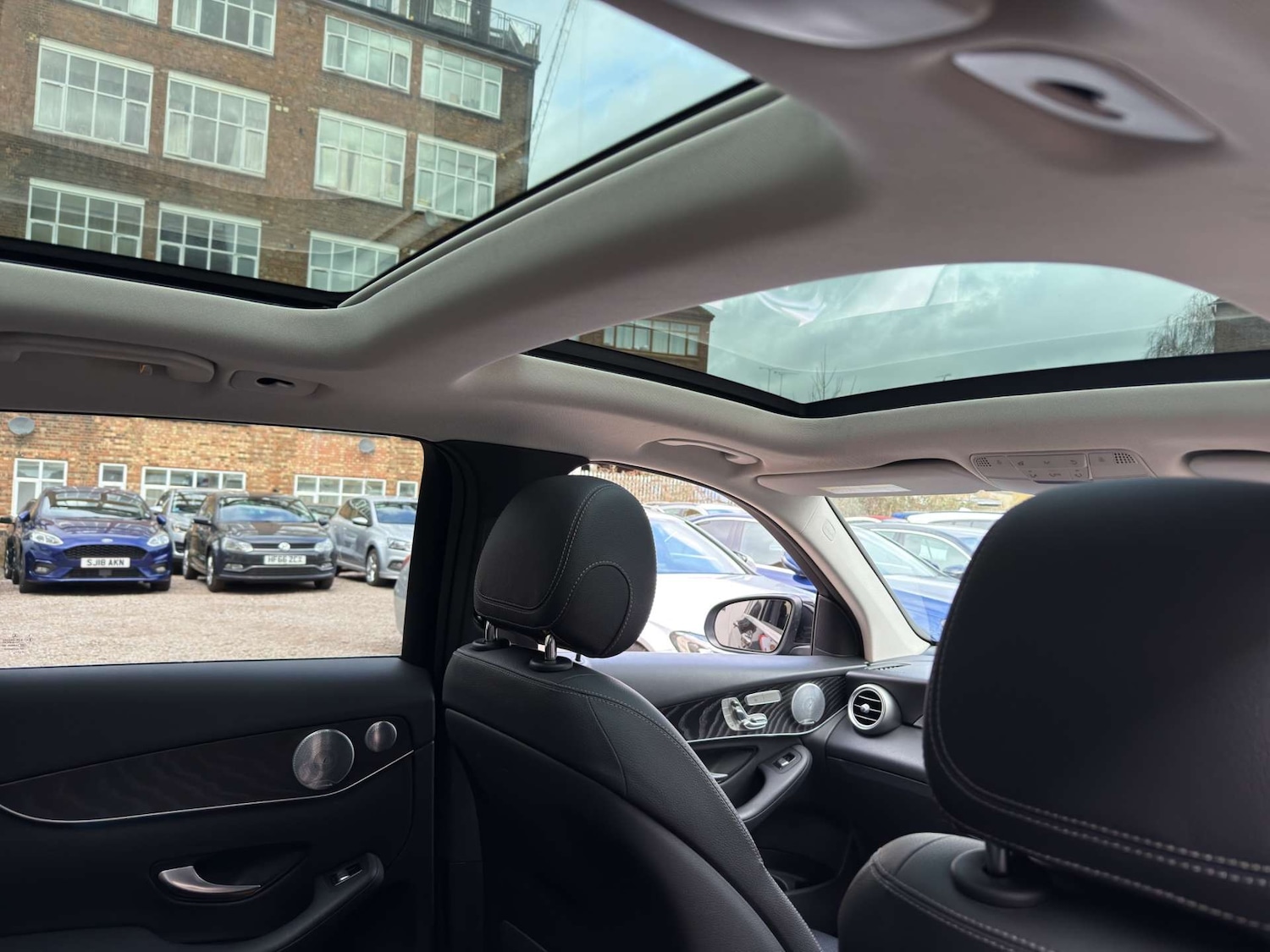 Used Mercedes-Benz GLC 2019 for sale - 77640563: Photo 49