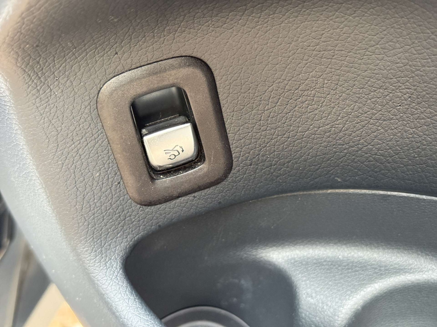 Used Mercedes-Benz GLC 2019 for sale - 77640563: Photo 54